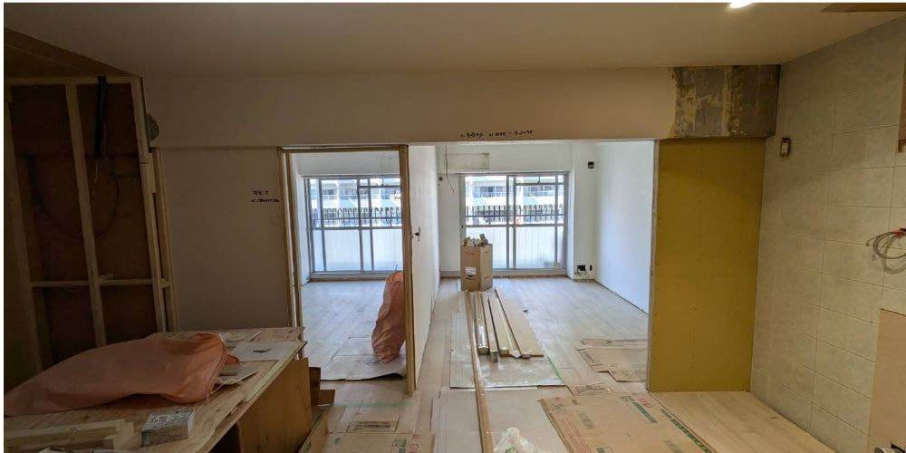 中央区 賃貸マンション 原状回復工事 フローリング直貼り施行中