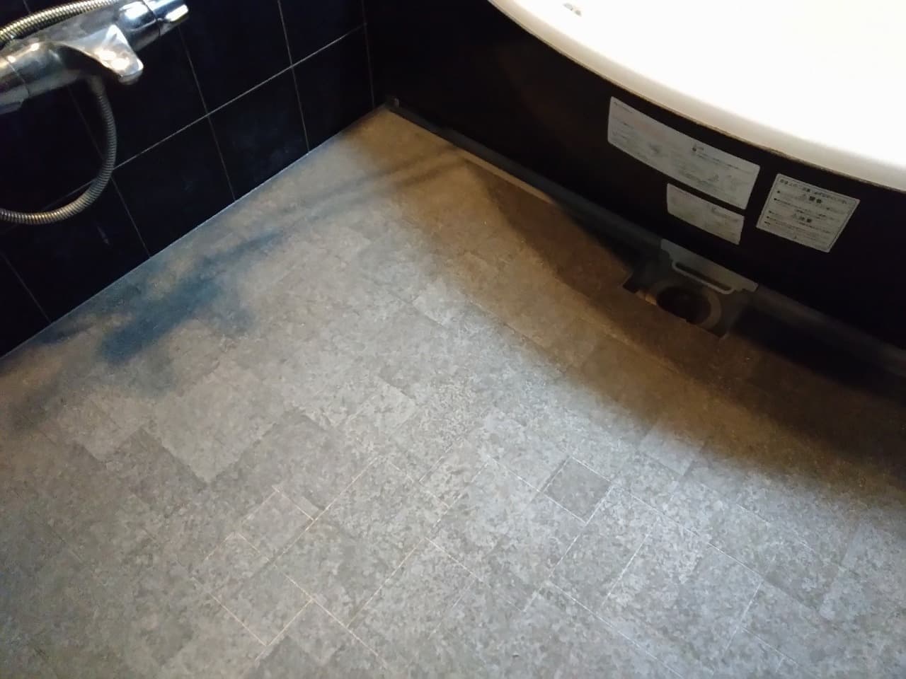 港区 タワーマンション 原状回復工事　浴室床貼り施工後